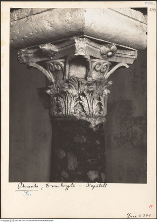 Vorderseite von ICCD [https://www.deutsche-digitale-bibliothek.de/content/lizenzen/rv-ez/] Kapitelle der KryptaKapitell J2 - Gesamtansicht, bh031656_recto. Foto.