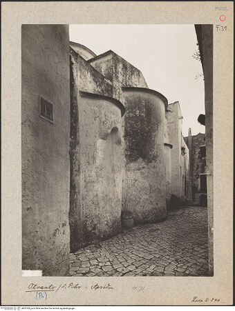 Vorderseite von ICCD [https://www.deutsche-digitale-bibliothek.de/content/lizenzen/rv-ez/] San Pietro - Apsiden von Südosten, bh031659_recto. Foto.