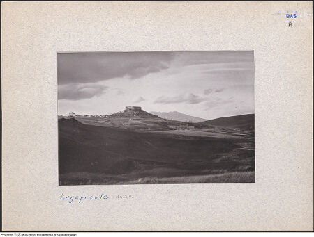 Vorderseite von Bibliotheca Hertziana [https://www.deutsche-digitale-bibliothek.de/content/lizenzen/rv-fz/] Ansicht von Südosten, bh031755_recto. Foto: Degenhart-Bauer, Hilde.