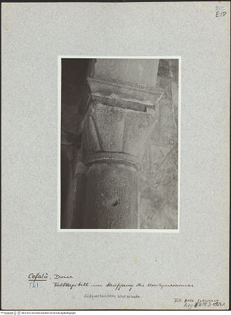 Vorderseite von Bibliotheca Hertziana [https://www.deutsche-digitale-bibliothek.de/content/lizenzen/rv-fz/] Kapitelle des LaufgangsKapitell im Laufgang des Südquerarmes, Westarkade - Faltenkapitell, bh031903_recto. Foto: Schwarz, Heinrich Mathias.