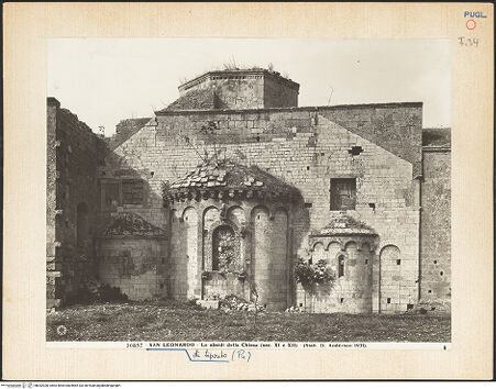 Vorderseite von Alinari [https://www.deutsche-digitale-bibliothek.de/content/lizenzen/rv-ez/] San Leonardo di SipontoAußenbauOstbau und Apsiden - Ansicht von Osten, bh032030_recto. Foto.