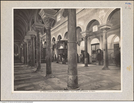 Vorderseite von Alinari [https://www.deutsche-digitale-bibliothek.de/content/lizenzen/rv-ez/] DuomoSeitenschiffe - Innenansicht von Südwesten (vor der Restaurierung), bh032062_recto. Foto.