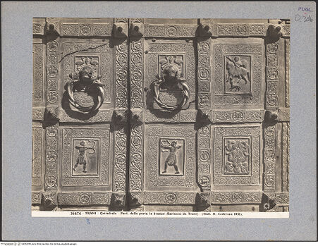 Vorderseite von Alinari [https://www.deutsche-digitale-bibliothek.de/content/lizenzen/rv-ez/] Bronzetür - Detail, bh032099_recto. Foto.