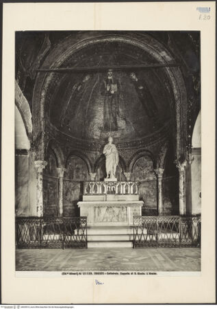 Vorderseite von Alinari [https://www.deutsche-digitale-bibliothek.de/content/lizenzen/rv-ez/] San GiustoAbside di San Giusto - Gesamtansicht, bh035515_recto. Foto.