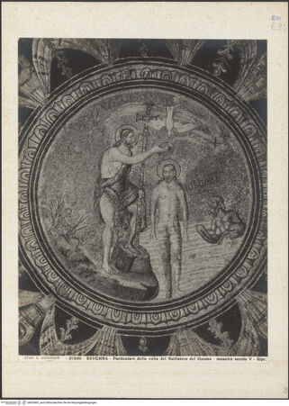 Vorderseite von Alinari [https://www.deutsche-digitale-bibliothek.de/content/lizenzen/rv-ez/] Mosaikdekoration der Kuppel, der Pendentifs und der SockelzoneOculuszone: Taufe Christi - Gesamtansicht, bh035663_recto. Foto.