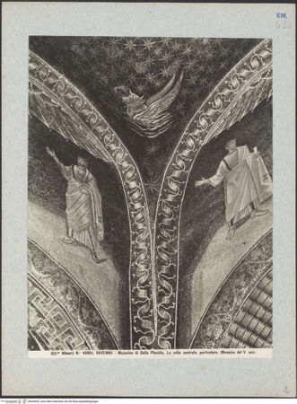 Vorderseite von Alinari [https://www.deutsche-digitale-bibliothek.de/content/lizenzen/rv-ez/] Mosaikzyklus mit dem apokalyptischen Triumph des Kreuzes, den Aposteln, dem Heiligen Laurentius und dem Guten HirtenKuppelmosaik mit apokalyptischen Wesen - Südwestliches Pendentif (der Stier), bh035692_recto. Foto.