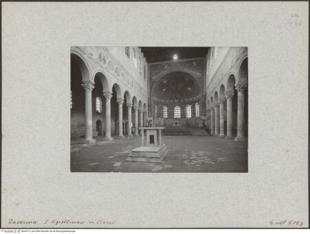 Vorderseite von ENIT [https://www.deutsche-digitale-bibliothek.de/content/lizenzen/rv-ez/] Sant'Apollinare in ClasseMittelschiff und Arkaden - Ansicht von Westen, bh035712_recto. Foto.