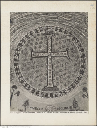 Vorderseite von Alinari [https://www.deutsche-digitale-bibliothek.de/content/lizenzen/rv-ez/] ApsismosaikMosaik der Apsiskalotte: die Transfiguration und der Heilige Apollinaris zwischen zwölf Lämmern - Detail, Kreuz mit Christusbüste, bh035718_recto. Foto.