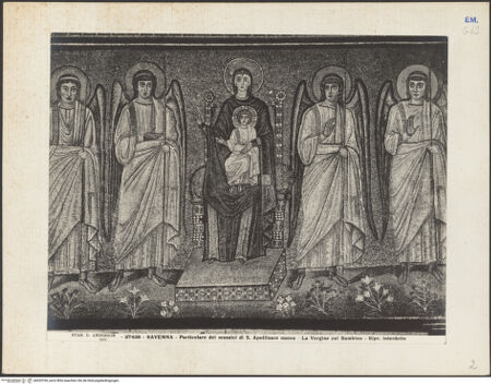 Vorderseite von Alinari [https://www.deutsche-digitale-bibliothek.de/content/lizenzen/rv-ez/] Mosaiken im LanghausEvangelienseite mit weiblichen HeiligenAnbetung der Könige - Detail, die Madonna mit den Engeln, bh035769_recto. Foto.