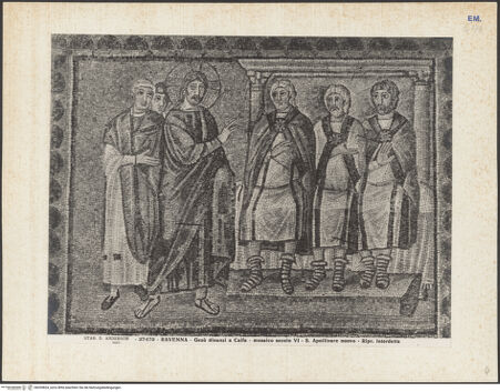 Vorderseite von Alinari [https://www.deutsche-digitale-bibliothek.de/content/lizenzen/rv-ez/] Mosaiken im LanghausEpistelseite mit männlichen HeiligenSzenen der Passion Christi: Christus vor Kaiphas - Gesamtansicht, bh035824_recto. Foto.