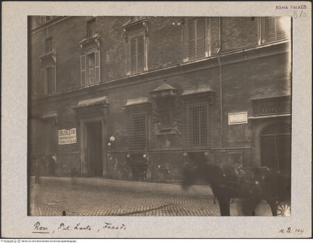 Vorderseite von Bibliotheca Hertziana [https://www.deutsche-digitale-bibliothek.de/content/lizenzen/rv-fz/] Palazzo Lante  - Fassade, bh036135_recto. Foto: Lindner, Paul.