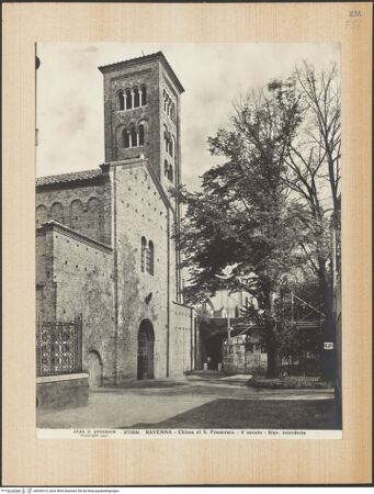 Vorderseite von Alinari [https://www.deutsche-digitale-bibliothek.de/content/lizenzen/rv-ez/] San FrancescoAußenbauWestfassade - Ansicht von Nordwesten, bh036413_recto. Foto.