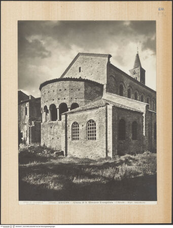 Vorderseite von Alinari [https://www.deutsche-digitale-bibliothek.de/content/lizenzen/rv-ez/] San Giovanni EvangelistaAußenbauApsis und Ostbau - Ansicht von Nordosten, bh036431_recto. Foto.