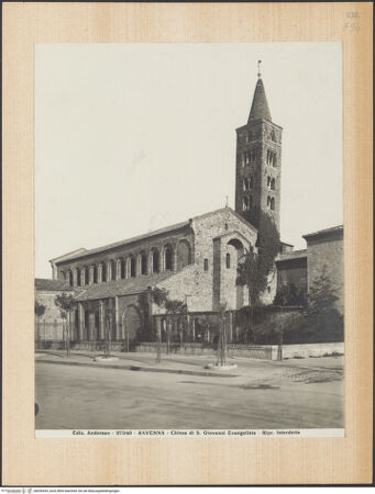 Vorderseite von Alinari [https://www.deutsche-digitale-bibliothek.de/content/lizenzen/rv-ez/] San Giovanni EvangelistaAußenbau - Ansicht von Nordwesten, bh036434_recto. Foto.