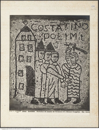 Vorderseite von Alinari [https://www.deutsche-digitale-bibliothek.de/content/lizenzen/rv-ez/] Fragmente des alten Fußbodens (Vierter Kreuzzug, Roman de Renard, Bestiarium)Der Fall von Konstantinopel - Gesamtansicht, bh036444_recto. Foto.