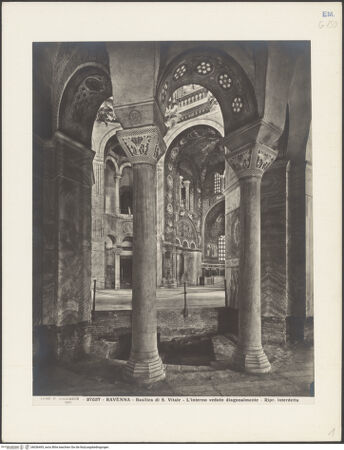 Vorderseite von Alinari [https://www.deutsche-digitale-bibliothek.de/content/lizenzen/rv-ez/] San VitaleInnenraumKuppelraum - Ansicht von Südwesten (vom Deambulatorium), bh036493_recto. Foto.