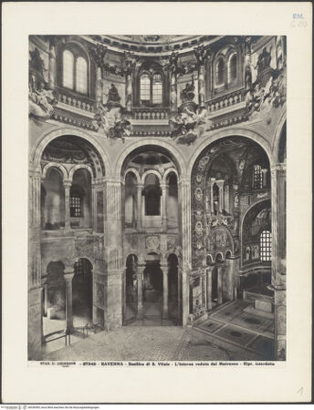 Vorderseite von Alinari [https://www.deutsche-digitale-bibliothek.de/content/lizenzen/rv-ez/] San VitaleInnenraumKuppelraum - Ansicht von Südwesten, bh036495_recto. Foto.