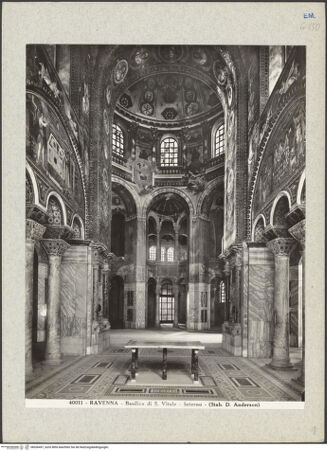 Vorderseite von Alinari [https://www.deutsche-digitale-bibliothek.de/content/lizenzen/rv-ez/] San VitaleInnenraumKuppelraum - Ansicht von Osten (vom Presbyterium), bh036497_recto. Foto.
