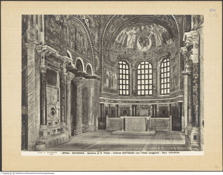 Vorderseite von Alinari [https://www.deutsche-digitale-bibliothek.de/content/lizenzen/rv-ez/] San VitaleInnenraumPresbyterium und Apsis - Teilansicht von Westen, bh036509_recto. Foto.
