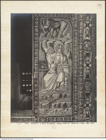 Vorderseite von Alinari [https://www.deutsche-digitale-bibliothek.de/content/lizenzen/rv-ez/] Dekoration des PresbyteriumsDie Evangelisten Matthäus und Markus; Moses und der brennende Dornbusch; Moses kommt zum Berg Horeb; Jesaja; das Opfer von Abel und MelchisedekWeinrebe, die aus einer Vase sprießt, umgeben von Vögeln; Kreuz; die Evangelisten Matthäus und Markus - Der Evangelist Markus, bh036518_recto. Foto.