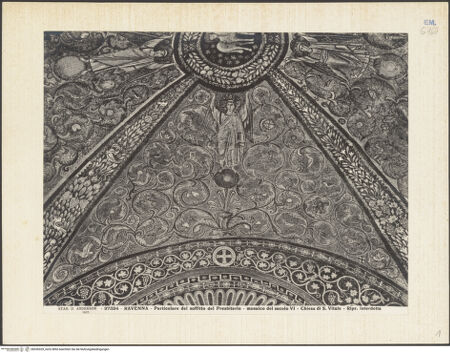 Vorderseite von Alinari [https://www.deutsche-digitale-bibliothek.de/content/lizenzen/rv-ez/] Dekoration des PresbyteriumsLamm Gottes in einem von Engeln getragenen Clipeus - Nordzwickel, bh036529_recto. Foto.