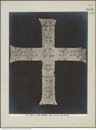 Vorderseite von Alinari [https://www.deutsche-digitale-bibliothek.de/content/lizenzen/rv-ez/] Kreuz mit Dextera Dei - Gesamtansicht, bh036590_recto. Foto.