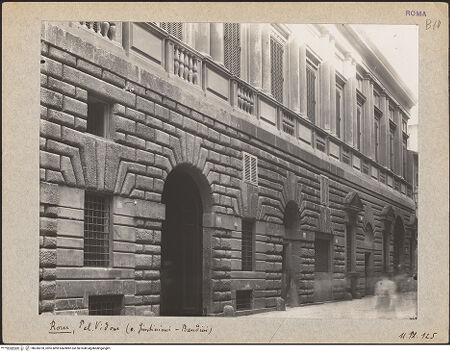Vorderseite von Bibliotheca Hertziana [https://www.deutsche-digitale-bibliothek.de/content/lizenzen/rv-fz/] Palazzo Vidoni - Fassade zur Via del Sudario, bh036978_recto. Foto: Lindner, Paul.