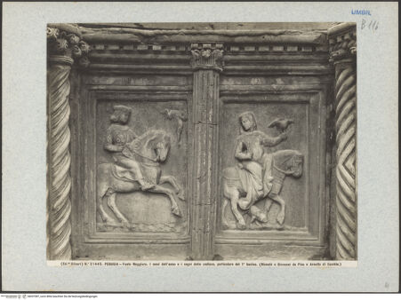 Vorderseite von Alinari [https://www.deutsche-digitale-bibliothek.de/content/lizenzen/rv-ez/] Fontana MaggioreUnteres Brunnengeschoss: Becken mit Darstellungen aus dem Alten Testament, der Artes mechanicae, der Sieben Freien Künste und MonatsdarstellungenAllegorische Monatsdarstellung des Mai mit Tierkreiszeichen Zwillinge - Gesamtansicht, bh037087_recto. Foto.