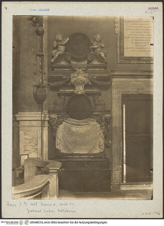 Vorderseite von Bibliotheca Hertziana [https://www.deutsche-digitale-bibliothek.de/content/lizenzen/rv-fz/] Grabmal für Lucas Holste (Holstenius) aus Hamburg, gest. 1661 - Gesamtansicht, bh040018_recto. Foto: Lindner, Paul.