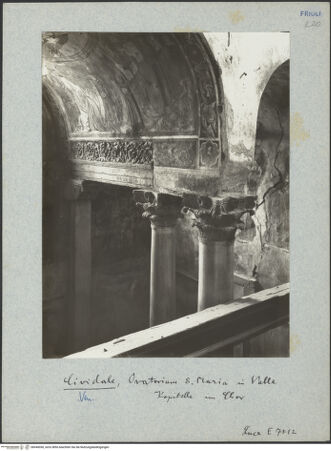 Vorderseite von ICCD [https://www.deutsche-digitale-bibliothek.de/content/lizenzen/rv-ez/] Tempietto Longobardo - Arkade des Presbyteriums von Nordwesten, bh040050_recto. Foto.