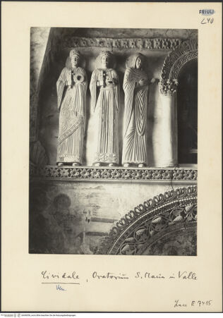 Vorderseite von ICCD [https://www.deutsche-digitale-bibliothek.de/content/lizenzen/rv-ez/] Dekoration der WestwandOberer Teil: Sechs weibliche Heilige - Weibliche Heilige (links), bh040056_recto. Foto.