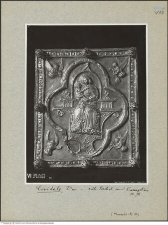 Vorderseite von Crimella, S. A. (Mailand) [https://www.deutsche-digitale-bibliothek.de/content/lizenzen/rv-ez/] Thronende Madonna - Gesamtansicht, bh040070_recto. Foto.