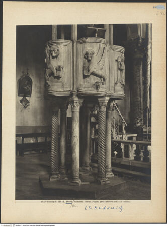 Vorderseite von Alinari [https://www.deutsche-digitale-bibliothek.de/content/lizenzen/rv-ez/] Kanzel mit Evangelistensymbolen - Teilansicht, bh040627_recto. Foto.