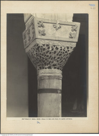 Vorderseite von Alinari [https://www.deutsche-digitale-bibliothek.de/content/lizenzen/rv-ez/] Kapitelle des LanghausesKapitell 5 (N5) - Gesamtansicht (vor der Restaurierung), bh040635_recto. Foto.