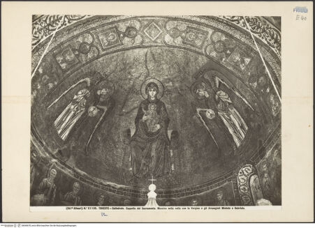 Vorderseite von Alinari [https://www.deutsche-digitale-bibliothek.de/content/lizenzen/rv-ez/] Thronende Madonna zwischen den Erzengeln Michael und Gabriel, darunter die zwölf Apostel - Apsiskalotte: Madonna zwischen den Erzengeln Michael und Gabriel, bh040678_recto. Foto.