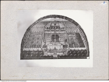 Vorderseite von Sopr. BAS FI [https://www.deutsche-digitale-bibliothek.de/content/lizenzen/rv-ez/] Veduten der Medici-VillenAnsicht der Villa Medicea di Castello - Gesamtansicht, bh045119_recto. Foto.