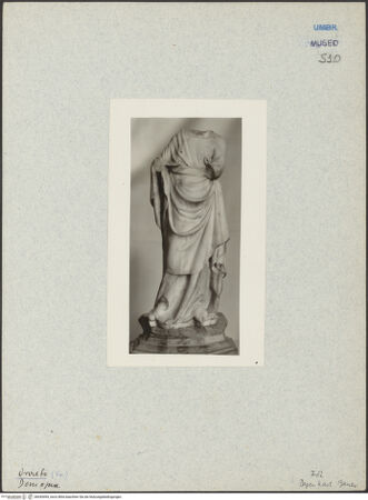 Vorderseite von Bibliotheca Hertziana [https://www.deutsche-digitale-bibliothek.de/content/lizenzen/rv-ez/] Engel - Gesamtansicht frontal, bh045494_recto. Foto: Degenhart-Bauer, Hilde.