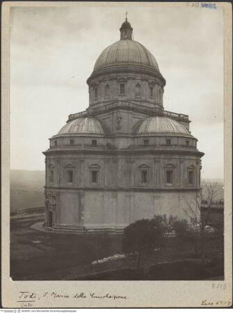Vorderseite von ICCD [https://www.deutsche-digitale-bibliothek.de/content/lizenzen/rv-ez/] Santa Maria della Consolazione - Ansicht von Nordosten, bh046091_recto. Foto.