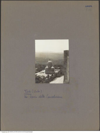 Vorderseite von unbekannt [https://www.deutsche-digitale-bibliothek.de/content/lizenzen/rv-ez/] Santa Maria della Consolazione - Ansicht von oben (von Nordosten), bh046093_recto. Foto.