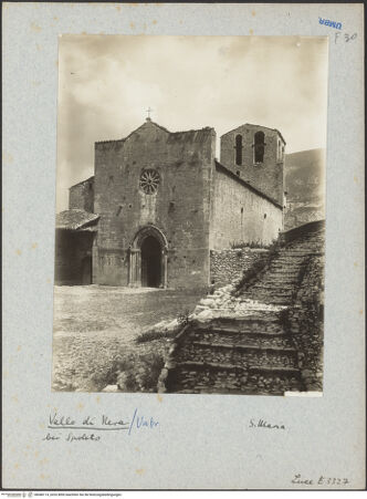 Vorderseite von ICCD [https://www.deutsche-digitale-bibliothek.de/content/lizenzen/rv-ez/] Santa Maria - Fassade und rechte Seitenfront, bh046114_recto. Foto.