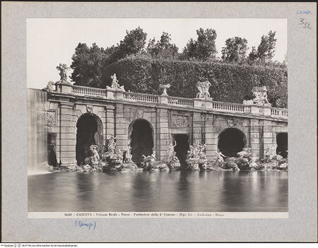 Vorderseite von Alinari [https://www.deutsche-digitale-bibliothek.de/content/lizenzen/rv-ez/] Fontana di Eolo - Detail, bh047446_recto. Foto.