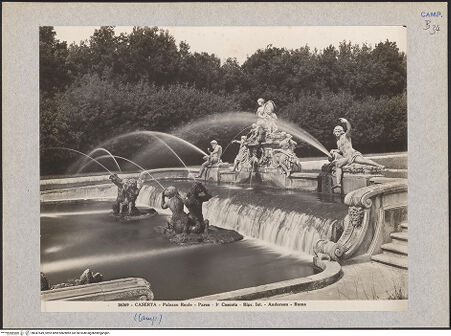 Vorderseite von Alinari [https://www.deutsche-digitale-bibliothek.de/content/lizenzen/rv-ez/] Fontana di Cerere (Brunnen der Ceres) - Seitenansicht, bh047449_recto. Foto.