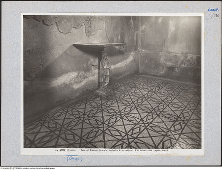 Vorderseite von Alinari [https://www.deutsche-digitale-bibliothek.de/content/lizenzen/rv-ez/] Casa del Tramezzo Bruciato - Cubiculum, bh049344_recto. Foto.