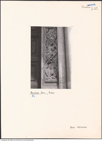 Vorderseite von Noehles, Karl [https://www.deutsche-digitale-bibliothek.de/content/lizenzen/rv-fz/] Hauptportal - Rechter Pfosten, Detail, bh050036_recto. Foto: Noehles, Karl.