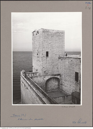 Vorderseite von Bibliotheca Hertziana [https://www.deutsche-digitale-bibliothek.de/content/lizenzen/rv-fz/] CastelloNordwestlicher Turm - Ansicht von Südwesten, bh050905_recto. Foto: Schwarz, Heinrich Mathias.