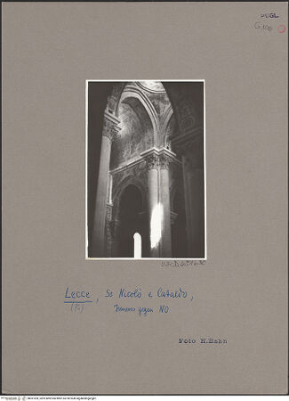 Vorderseite von Bibliotheca Hertziana [https://www.deutsche-digitale-bibliothek.de/content/lizenzen/rv-fz/] Santi Niccolò e CataldoVierung (Kuppel) und Querhaus - Vierung und Kuppel von Südwesten, bh051690_recto. Foto: Hahn, Hanno.