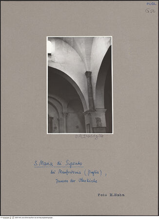 Vorderseite von Bibliotheca Hertziana [https://www.deutsche-digitale-bibliothek.de/content/lizenzen/rv-fz/] Santa Maria Maggiore di SipontoInnenraum - Pfeiler des Mittelgewölbes, bh051694_recto. Foto: Hahn, Hanno.