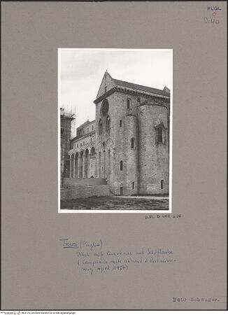 Vorderseite von Bibliotheca Hertziana [https://www.deutsche-digitale-bibliothek.de/content/lizenzen/rv-fz/] CattedraleSüdfassadeSüdquerhausarm - Südquerhausarm und Apsiden von Südosten, bh051744_recto. Foto: Schwager, Klaus.