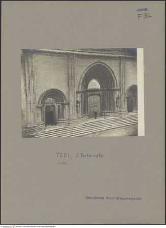 Vorderseite von unbekannt [https://www.deutsche-digitale-bibliothek.de/content/lizenzen/rv-fz/] San FortunatoNordfassade - Untergeschoss, bh052581_recto. Foto.