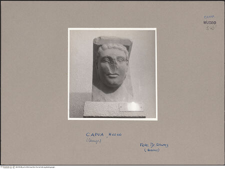 Vorderseite von Schwarz, Heinrich Mathias [https://www.deutsche-digitale-bibliothek.de/content/lizenzen/rv-fz/] Konsole mit weiblichem Kopf - Frontalansicht, bh053348_recto. Foto: Schwarz, Heinrich Mathias.